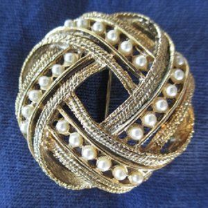 Vintage Gold Love Knot Swirl Pin with Pearls